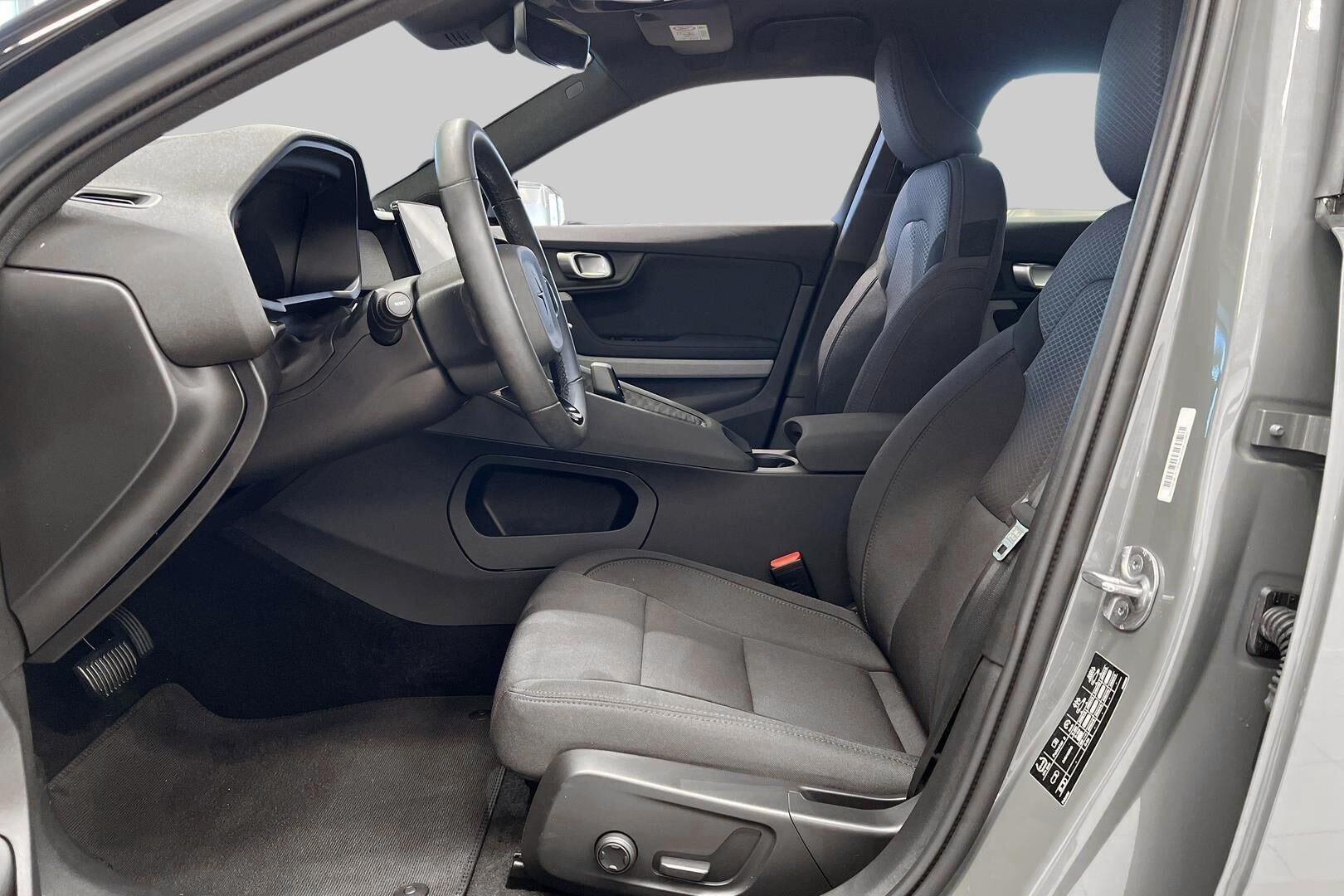 POLESTAR 2 iso kuva 8