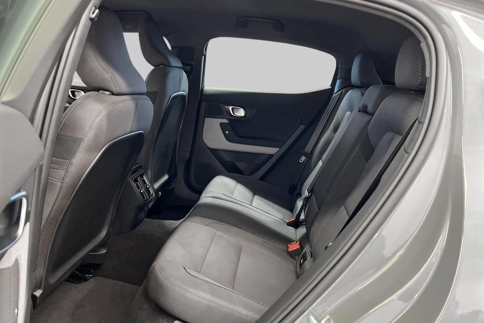POLESTAR 2 iso kuva 9