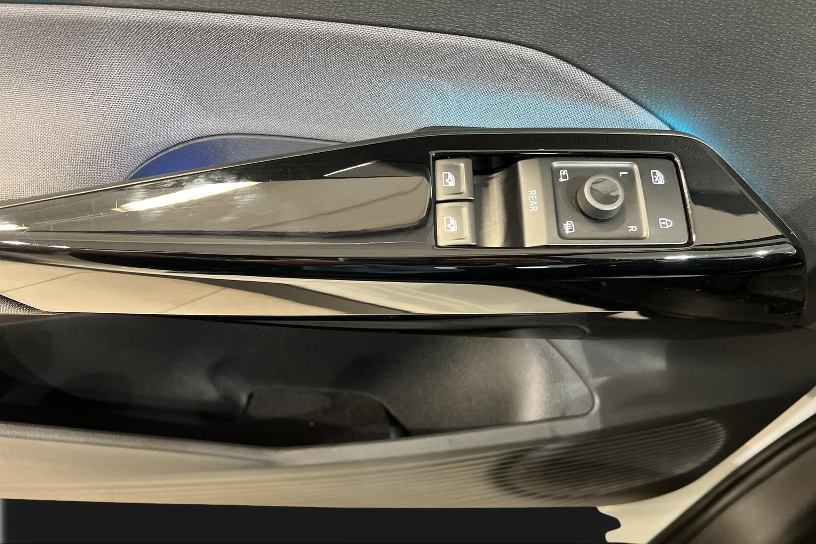 VOLKSWAGEN ID.3 iso kuva 24