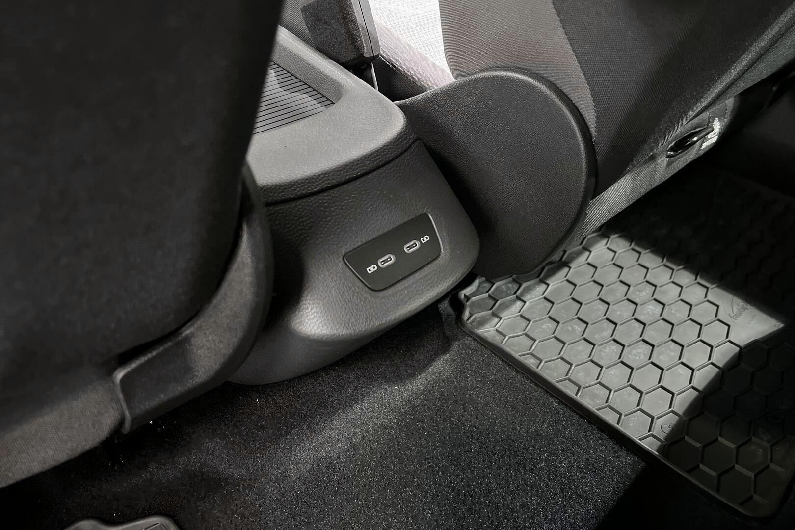 VOLKSWAGEN ID.3 iso kuva 26