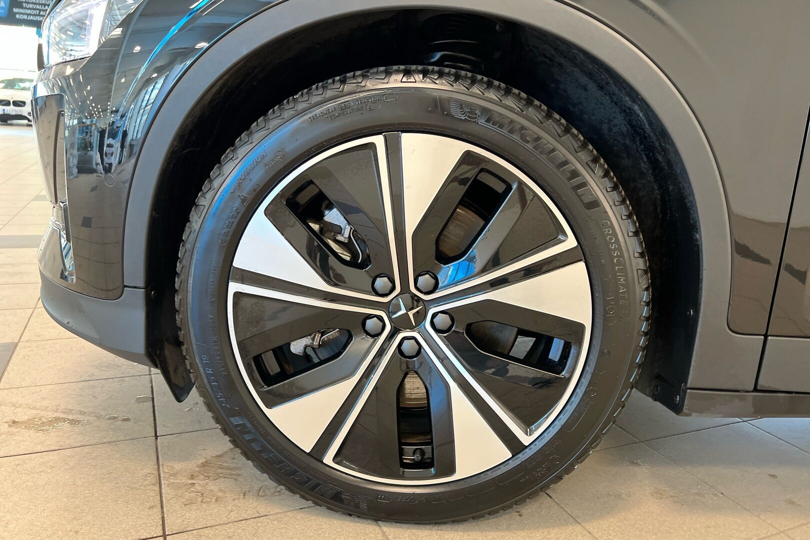 POLESTAR 2 iso kuva 11