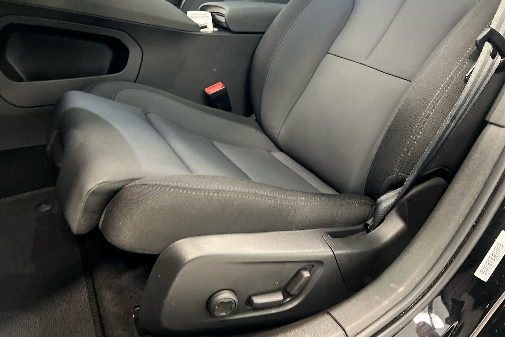 POLESTAR 2 iso kuva 19