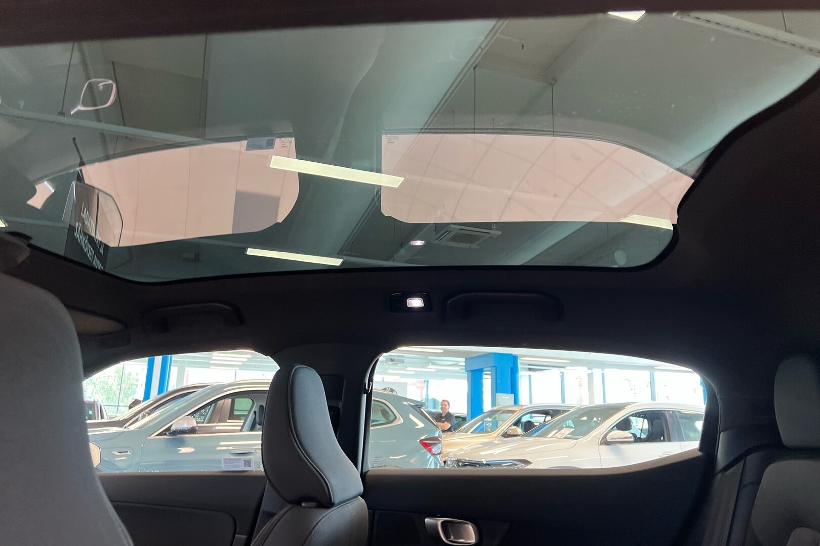 POLESTAR 2 iso kuva 21