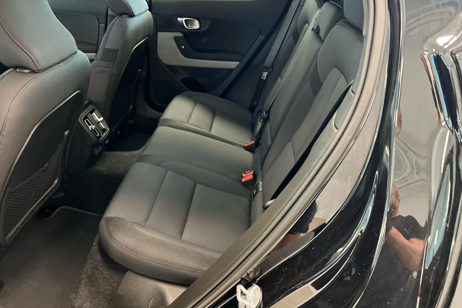 POLESTAR 2 iso kuva 9