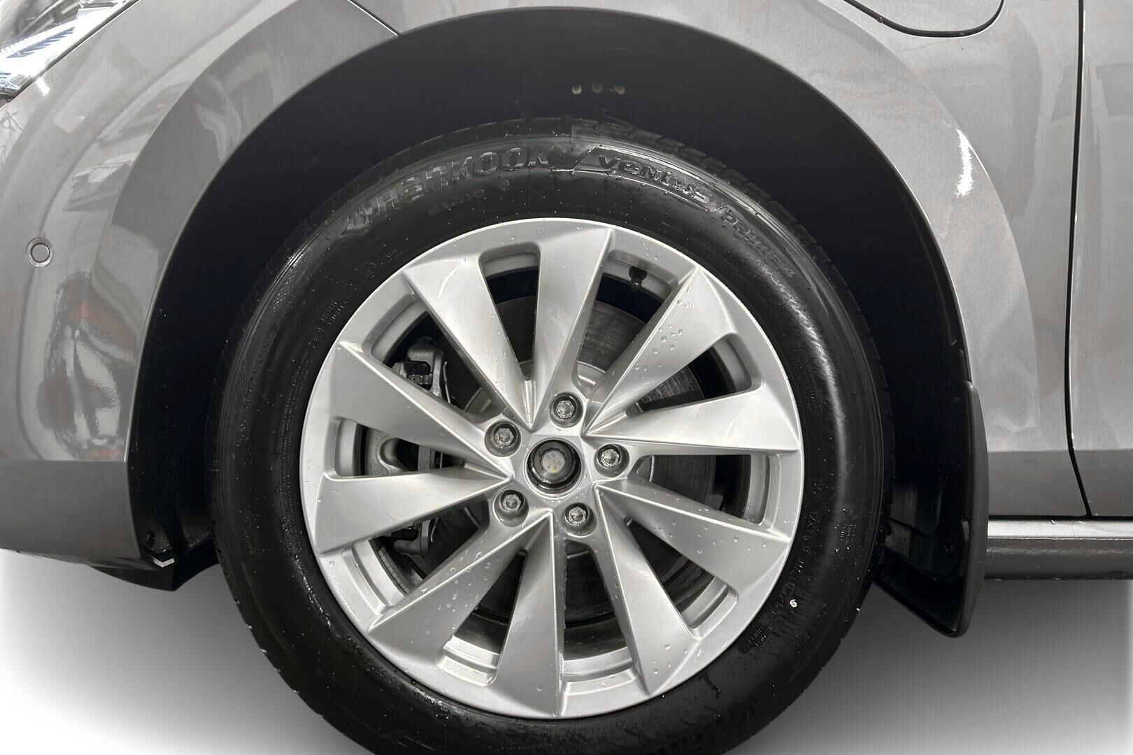 Skoda Superb iso kuva 19