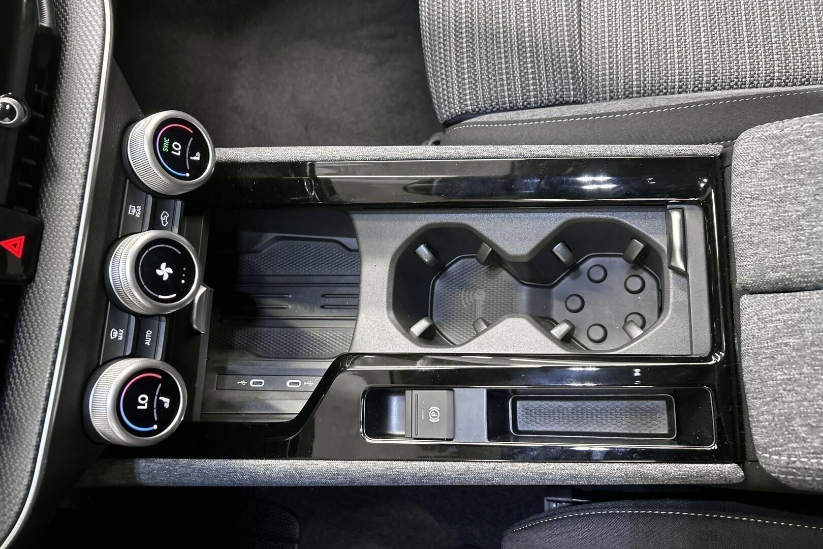 Skoda Superb iso kuva 23