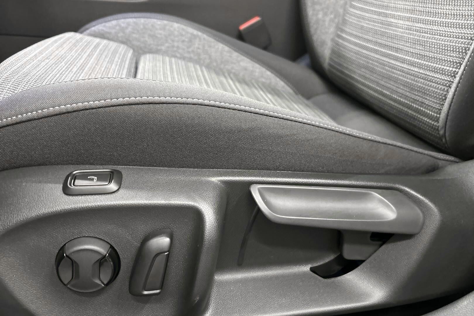 Skoda Superb iso kuva 24