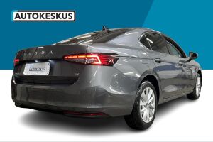 Skoda Superb esikatselu 2