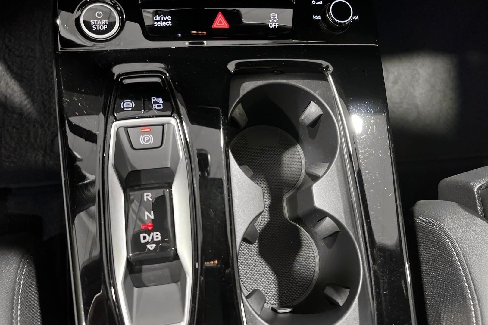 Audi Q6 e-tron iso kuva 25