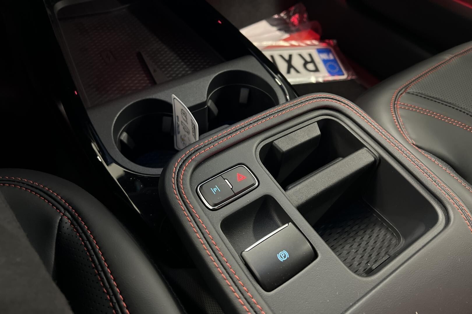 Ford Mustang Mach-E iso kuva 15