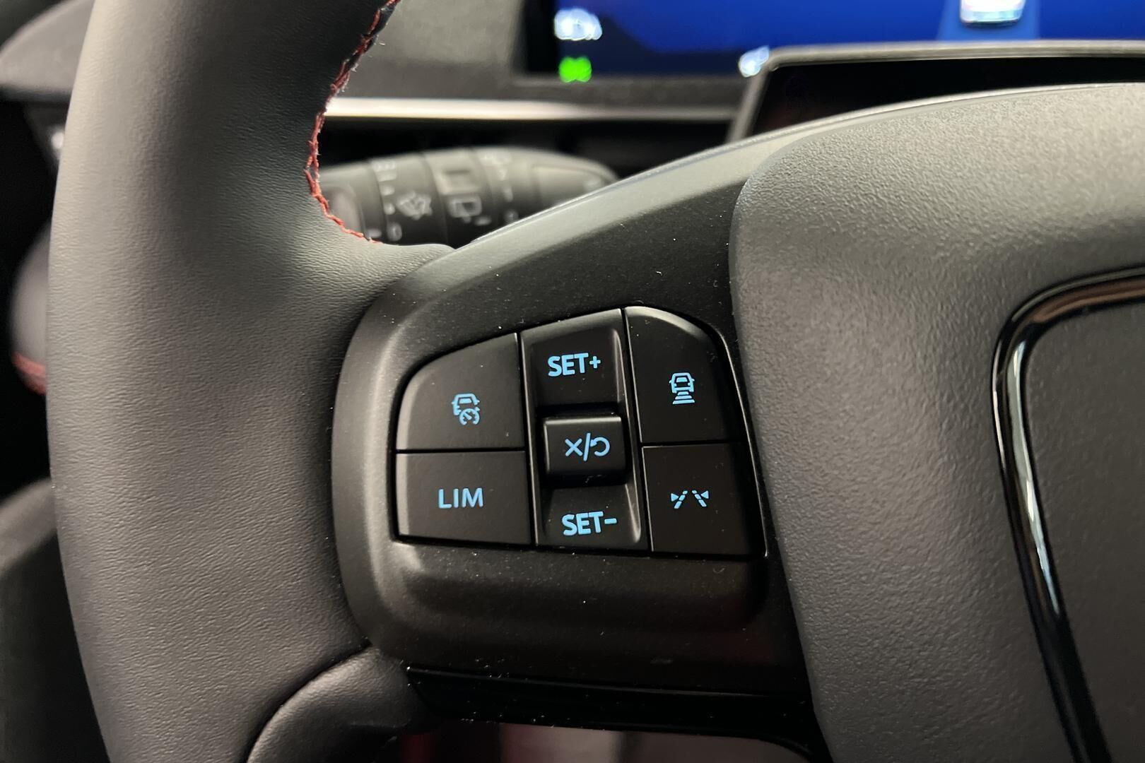 Ford Mustang Mach-E iso kuva 16