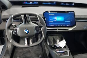 BMW iX3 esikatselu 10