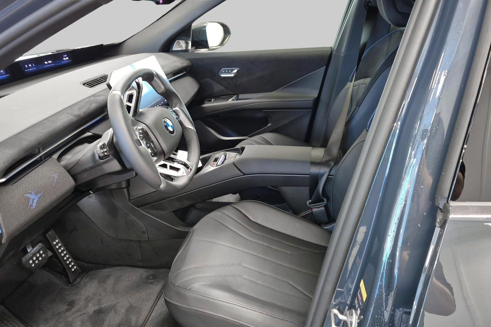 BMW iX3 iso kuva 8