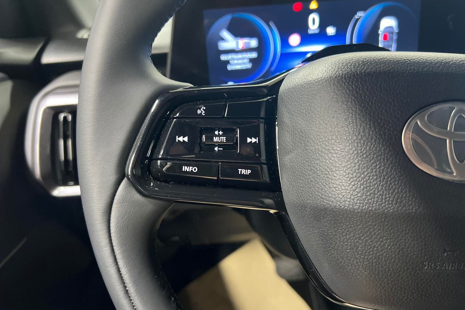 Toyota Urban Cruiser iso kuva 16