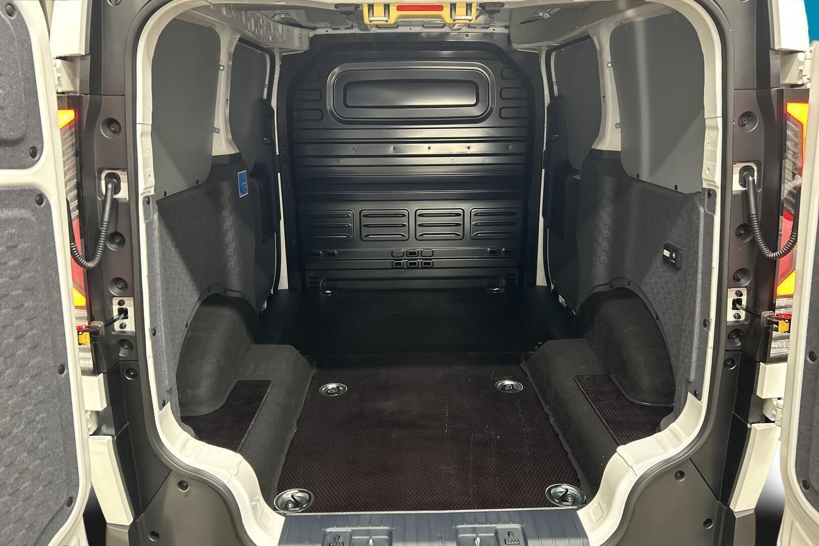 KIA PV5 Cargo iso kuva 11