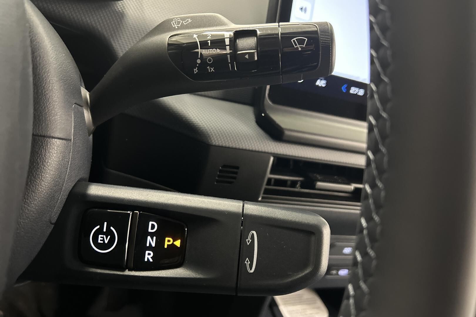 KIA PV5 Cargo iso kuva 12