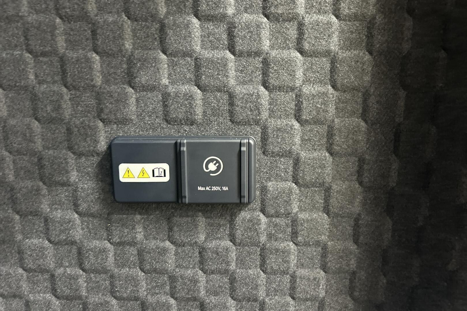 KIA PV5 Cargo iso kuva 33