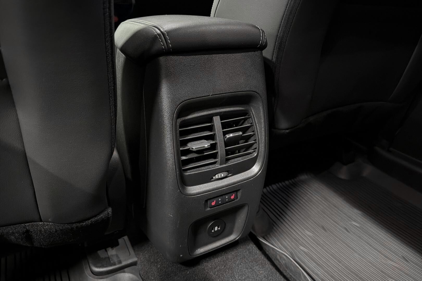 Ford Kuga iso kuva 13