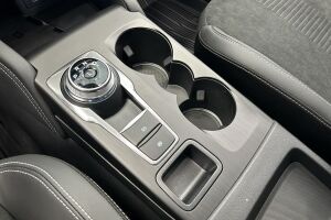 Ford Kuga esikatselu 12