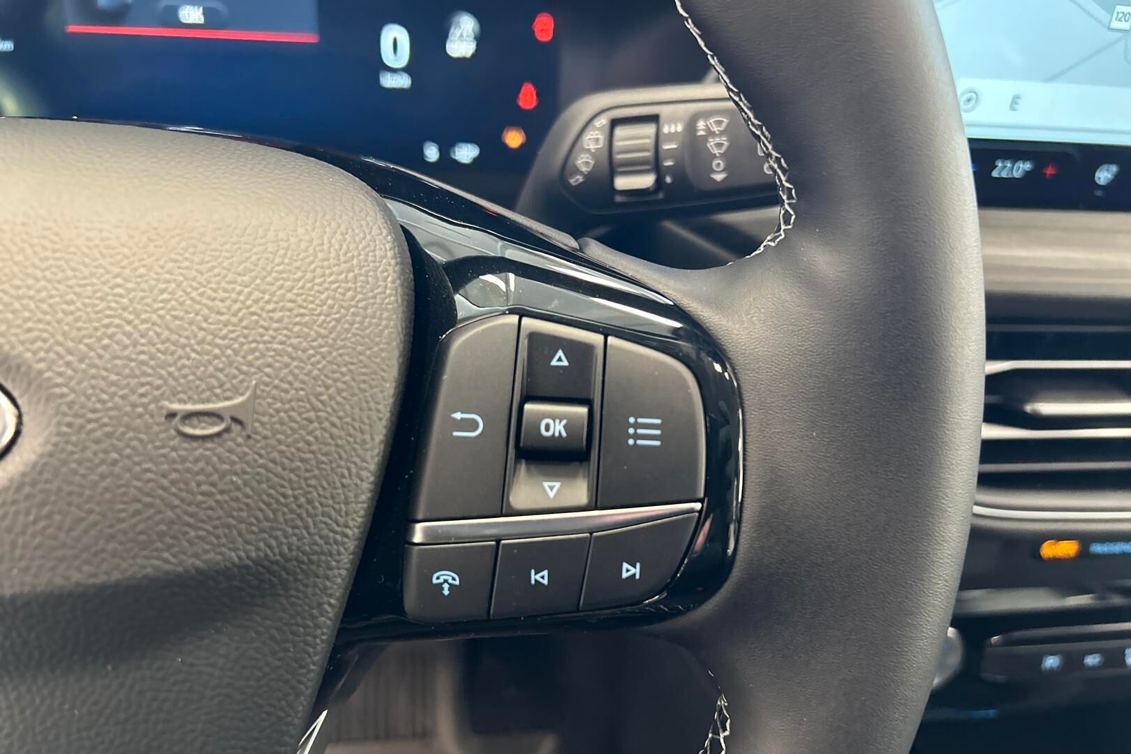 Ford Kuga iso kuva 15