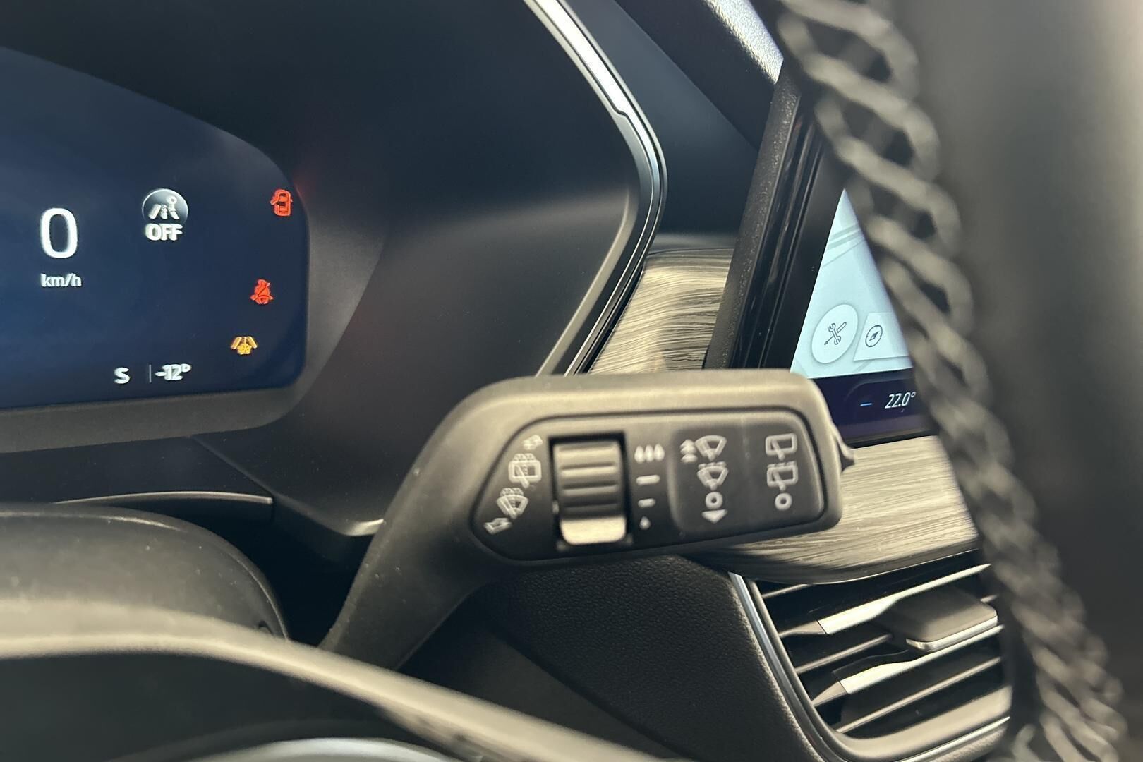Ford Kuga iso kuva 17
