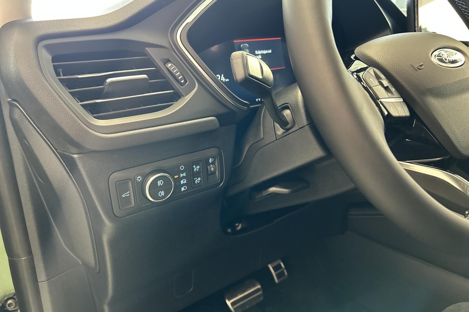 Ford Kuga iso kuva 18