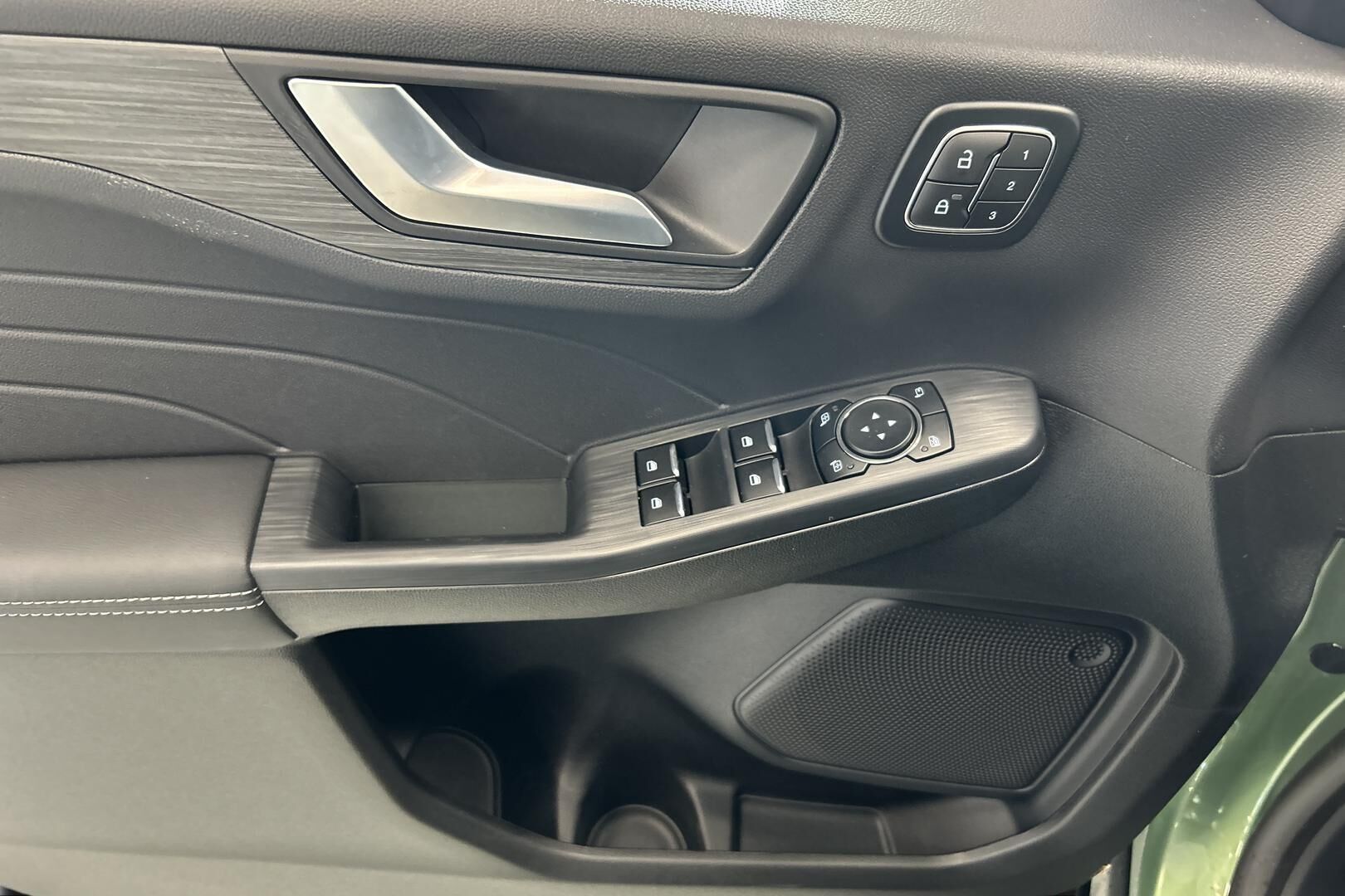 Ford Kuga iso kuva 20