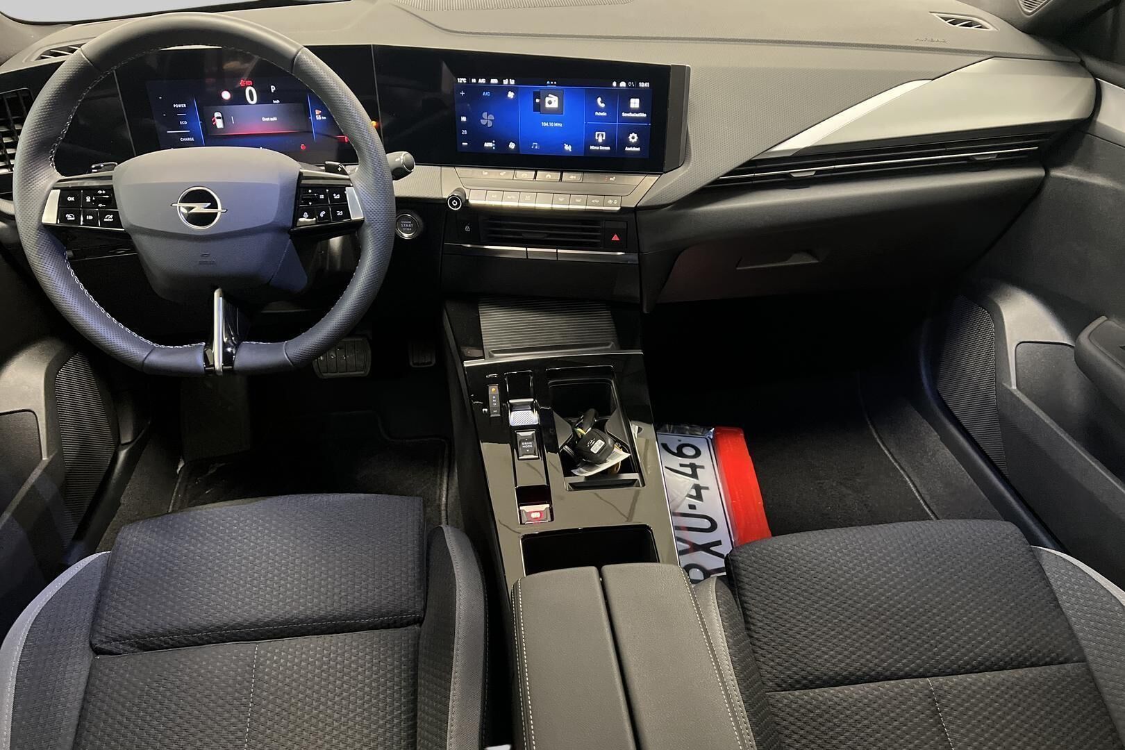 Opel Astra iso kuva 10