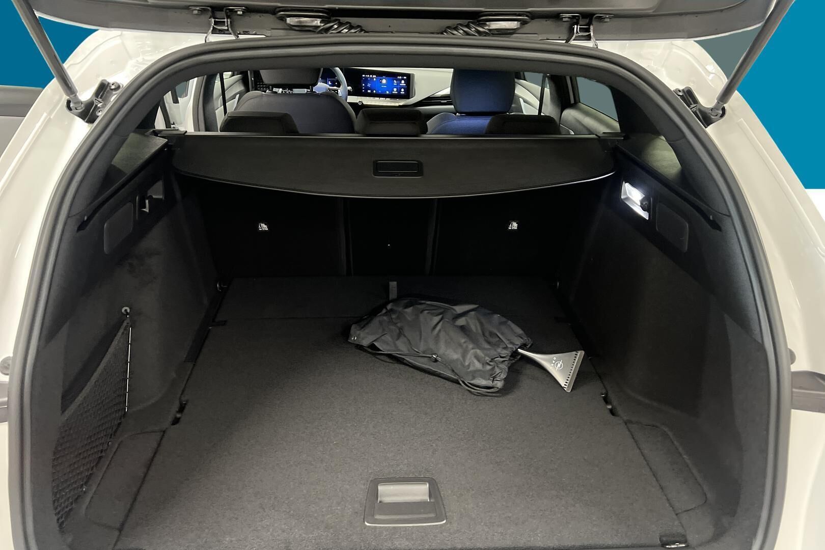 Opel Astra iso kuva 11