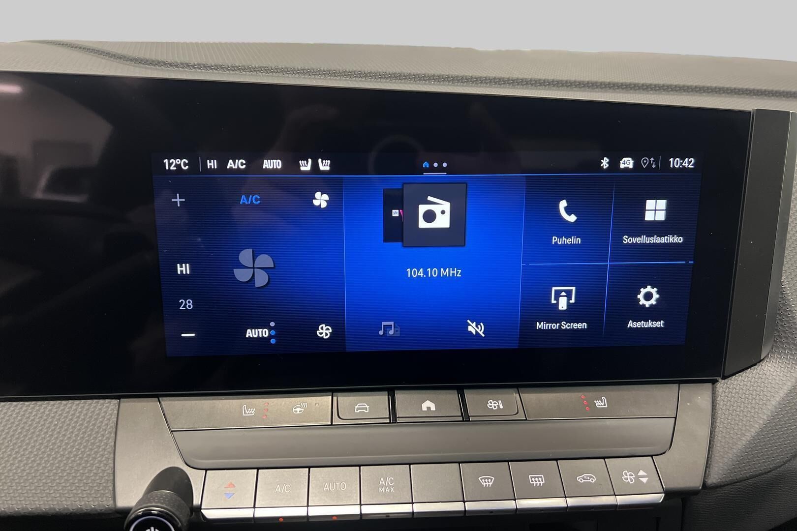 Opel Astra iso kuva 18