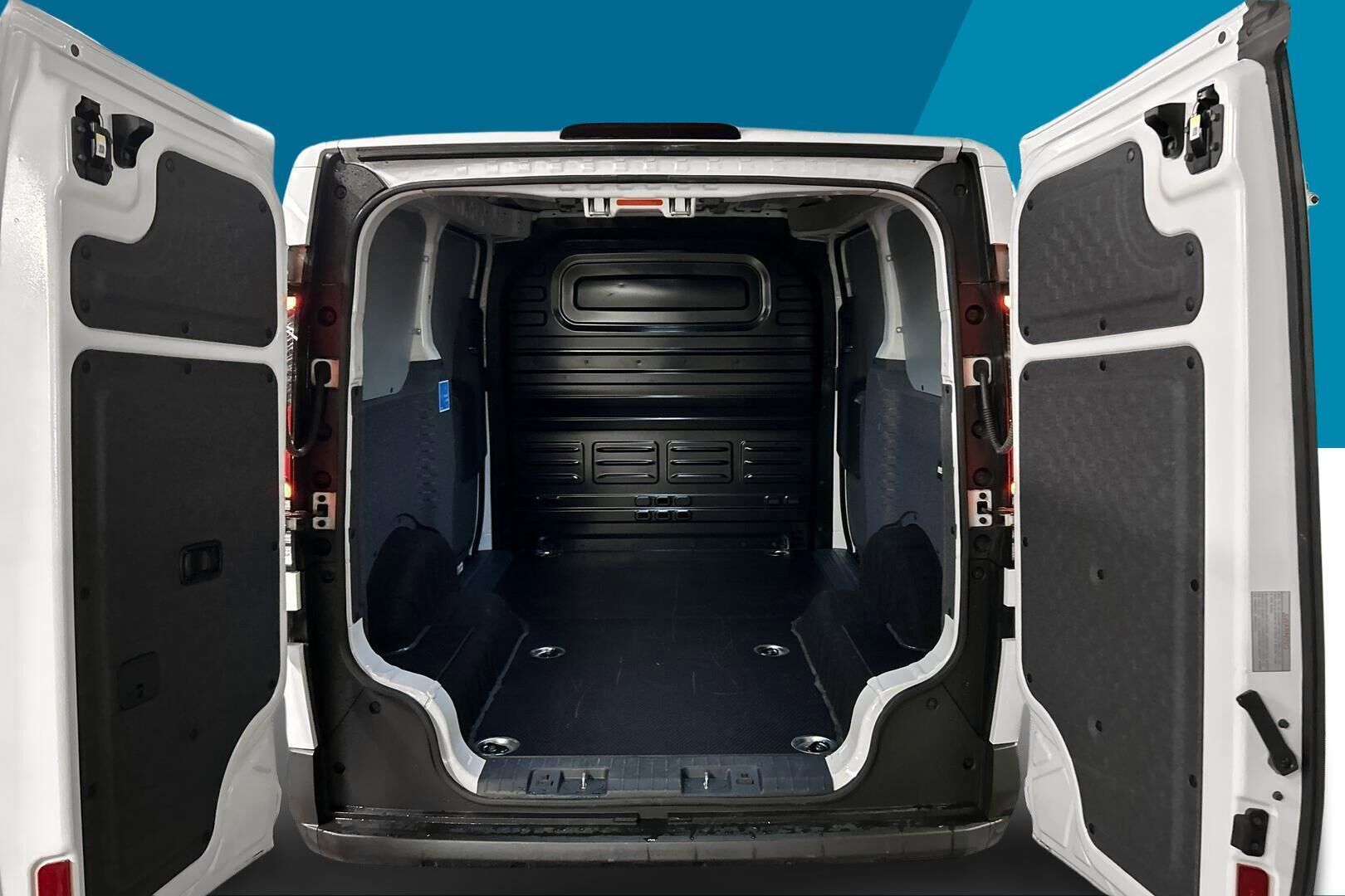 KIA PV5 Cargo iso kuva 25