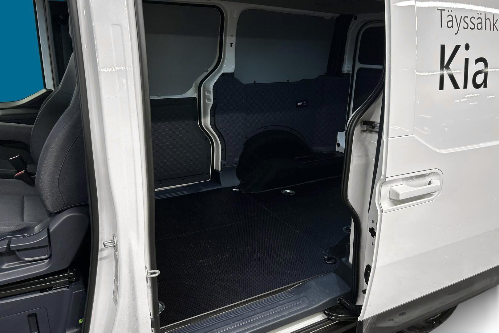 KIA PV5 Cargo iso kuva 17