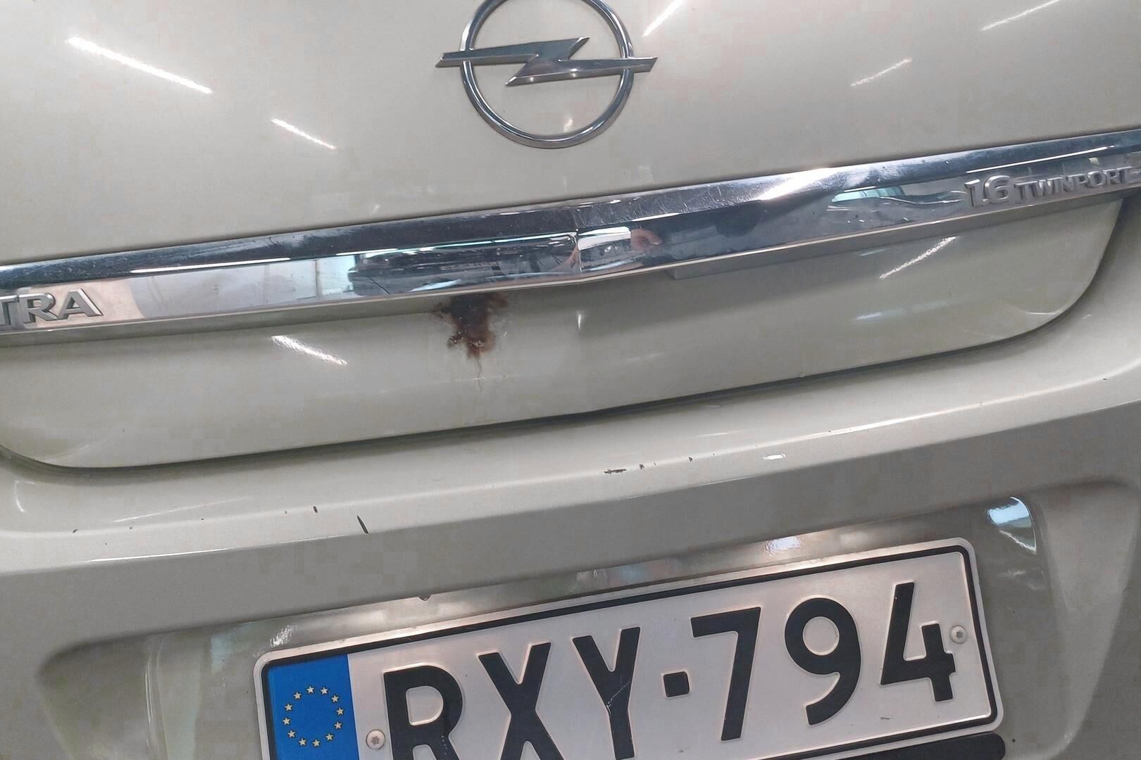 Opel Astra iso kuva 13