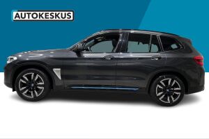 BMW IX3 esikatselu 22
