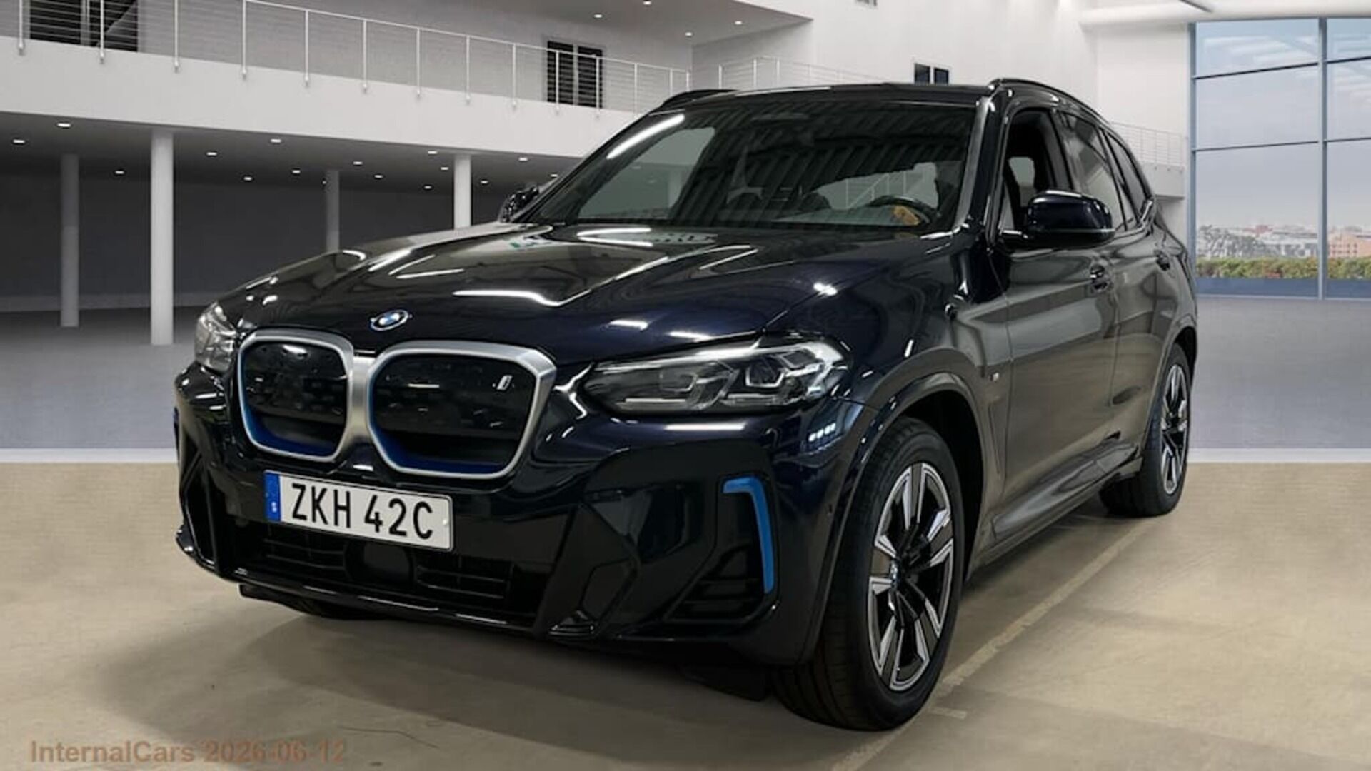 BMW IX3 iso kuva 0