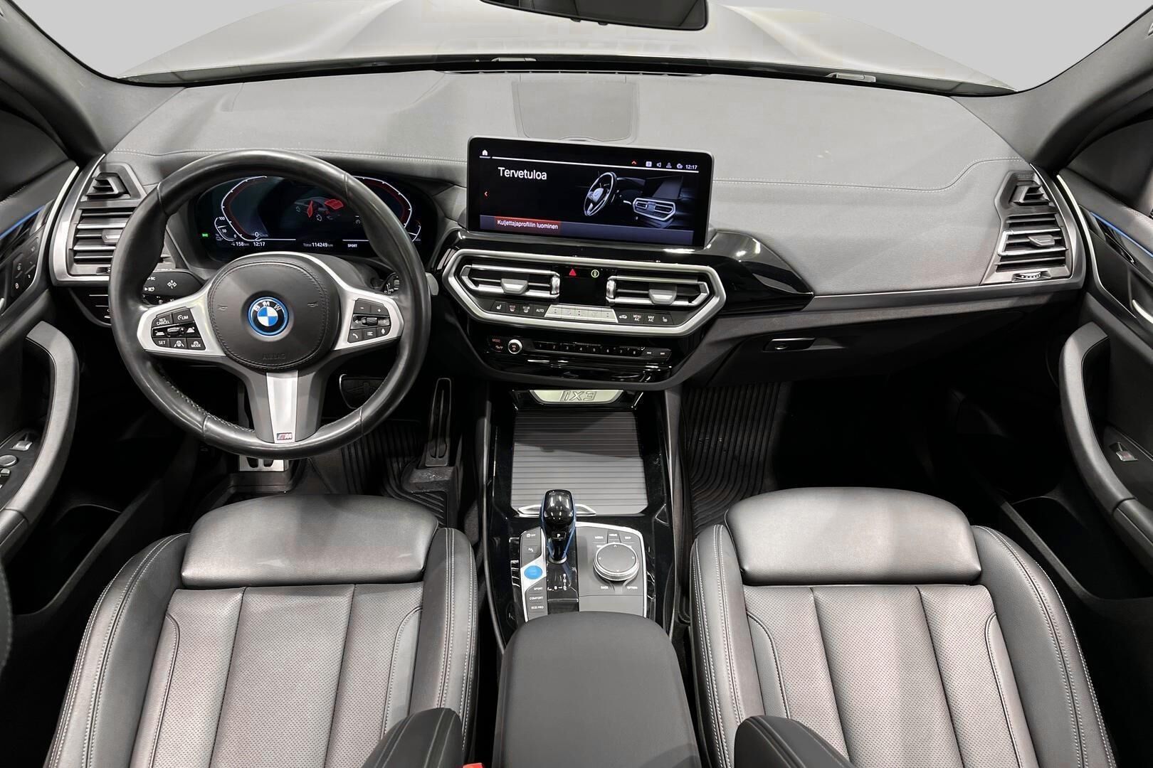 BMW IX3 iso kuva 4