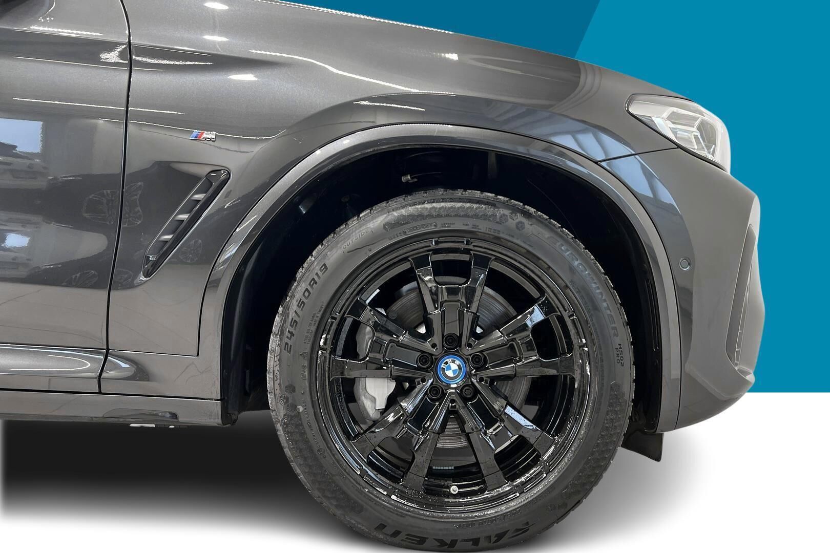 BMW IX3 iso kuva 5