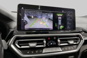 BMW IX3 esikatselu 32