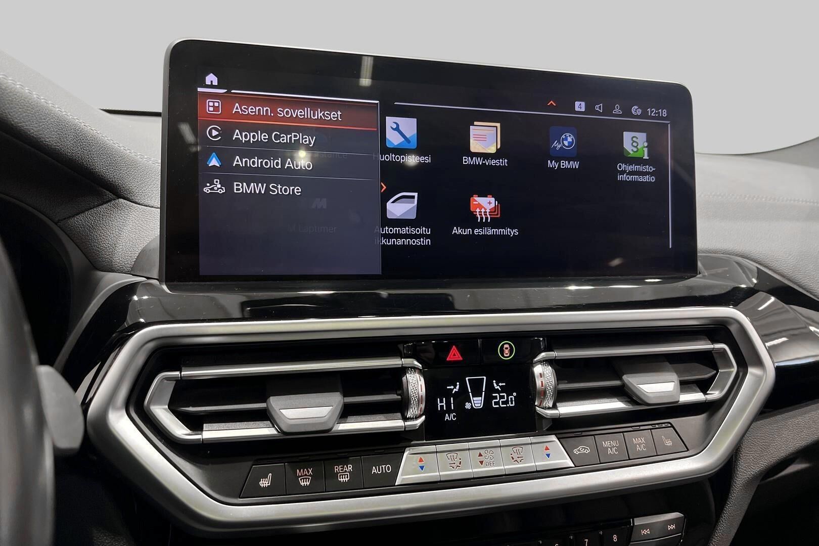 BMW IX3 iso kuva 8