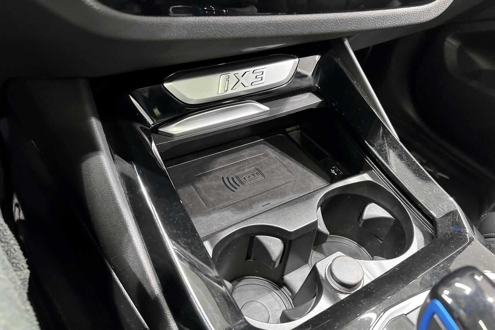 BMW IX3 iso kuva 33