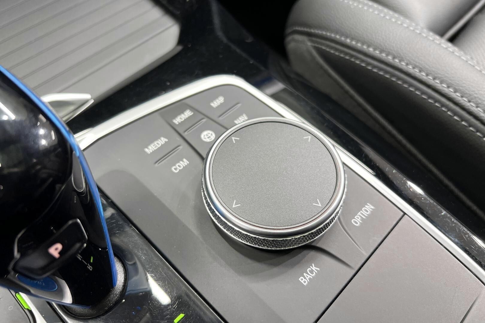 BMW IX3 iso kuva 34