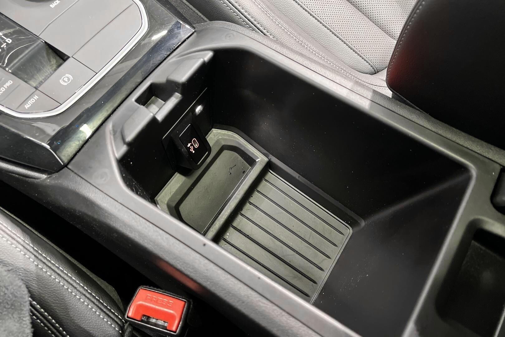 BMW IX3 iso kuva 11
