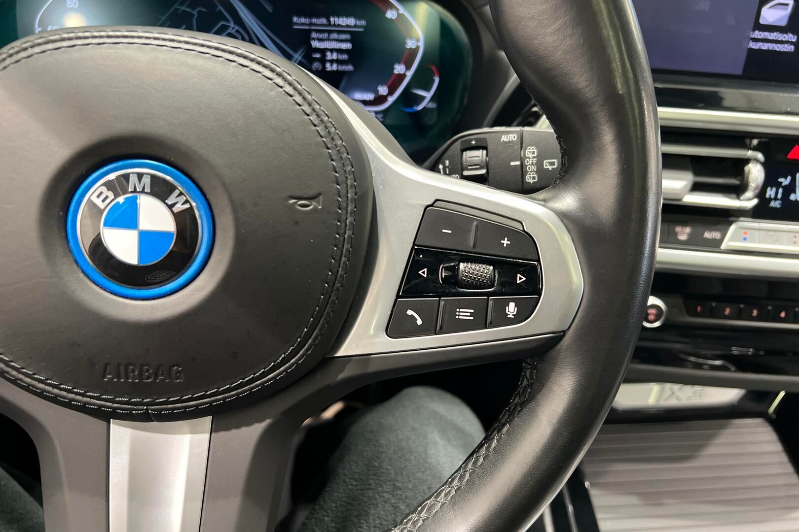 BMW IX3 iso kuva 12