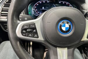 BMW IX3 esikatselu 13