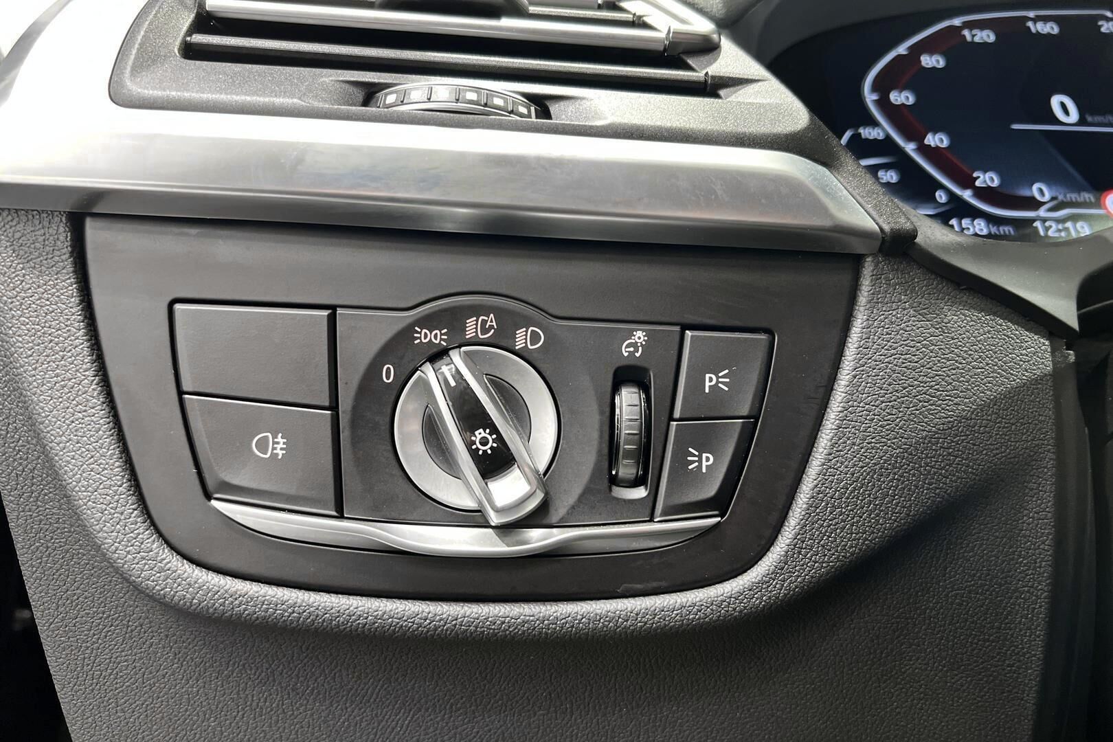 BMW IX3 iso kuva 14