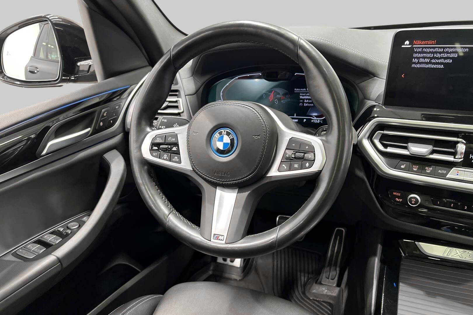 BMW IX3 iso kuva 18