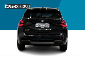 BMW IX3 esikatselu 24