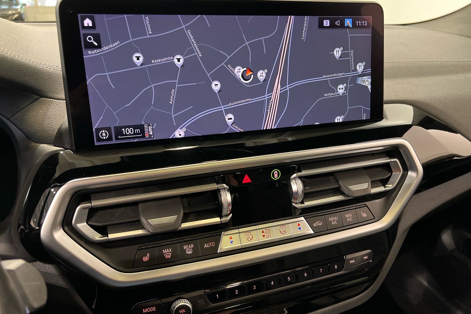 BMW IX3 iso kuva 15