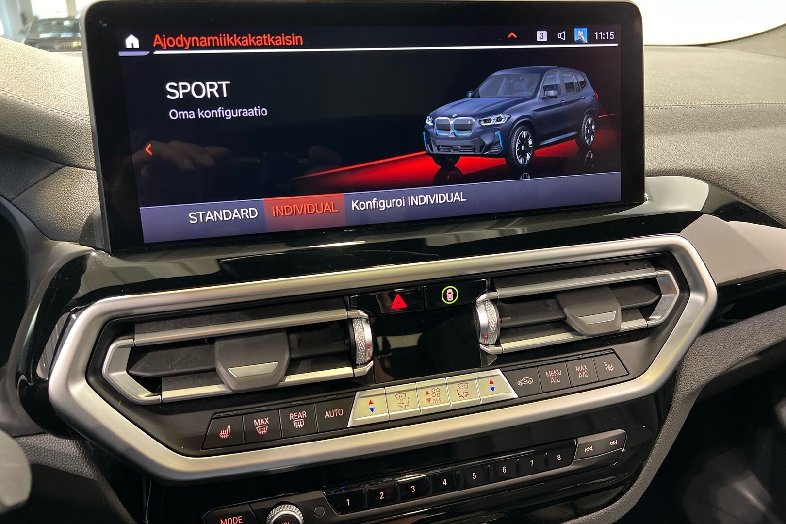 BMW IX3 iso kuva 20