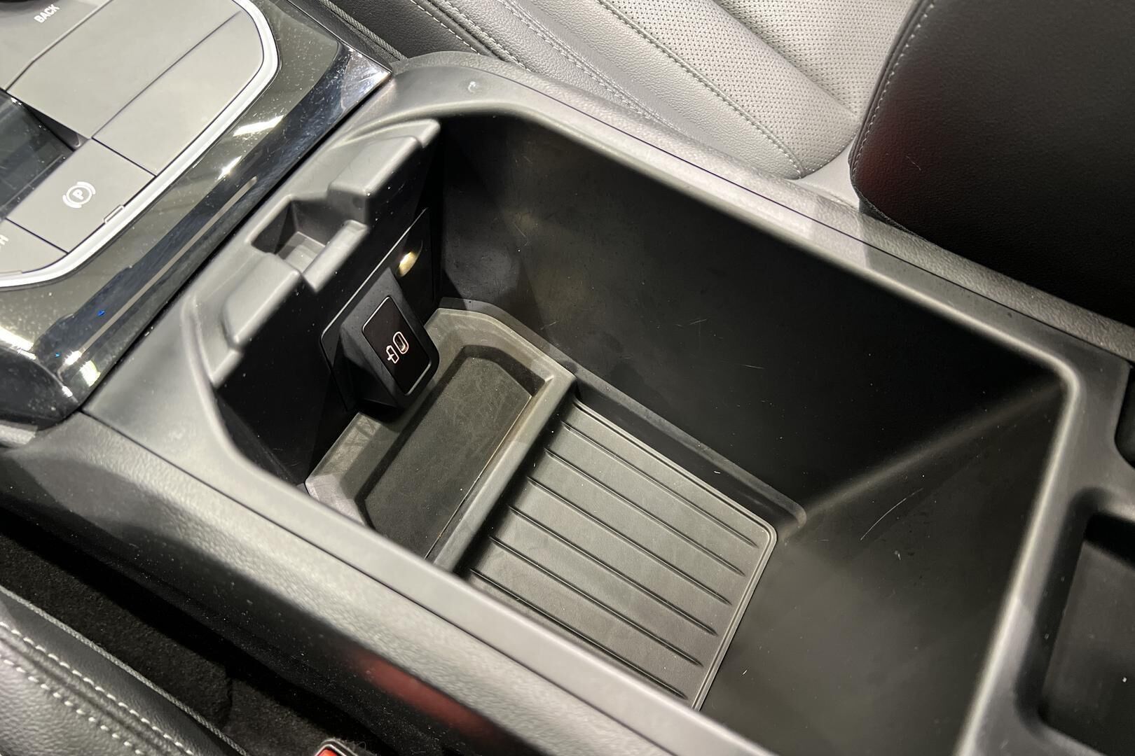 BMW IX3 iso kuva 36